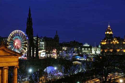 edinburgh newyearseve shutterstock 25213414 520x345 The Best Places in the World to be on New Years Eve